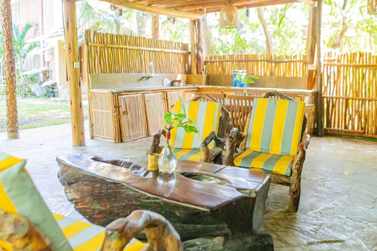 במבורי Ziwa Beach Resort מראה חיצוני תמונה