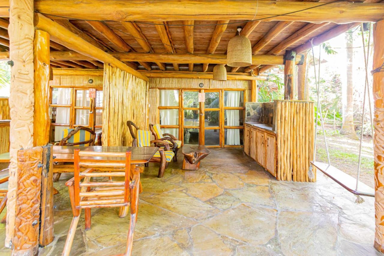 במבורי Ziwa Beach Resort מראה חיצוני תמונה
