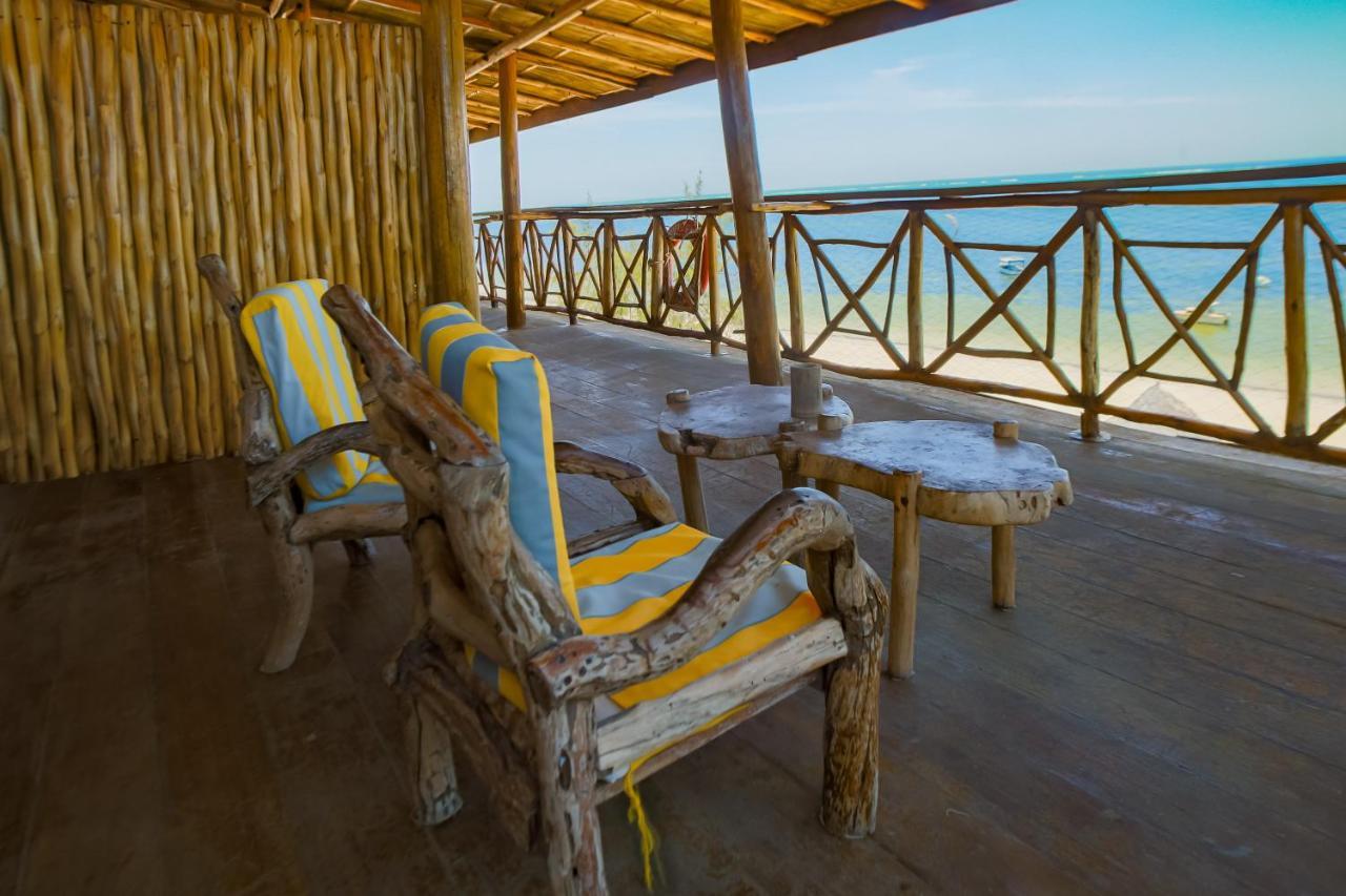 במבורי Ziwa Beach Resort מראה חיצוני תמונה